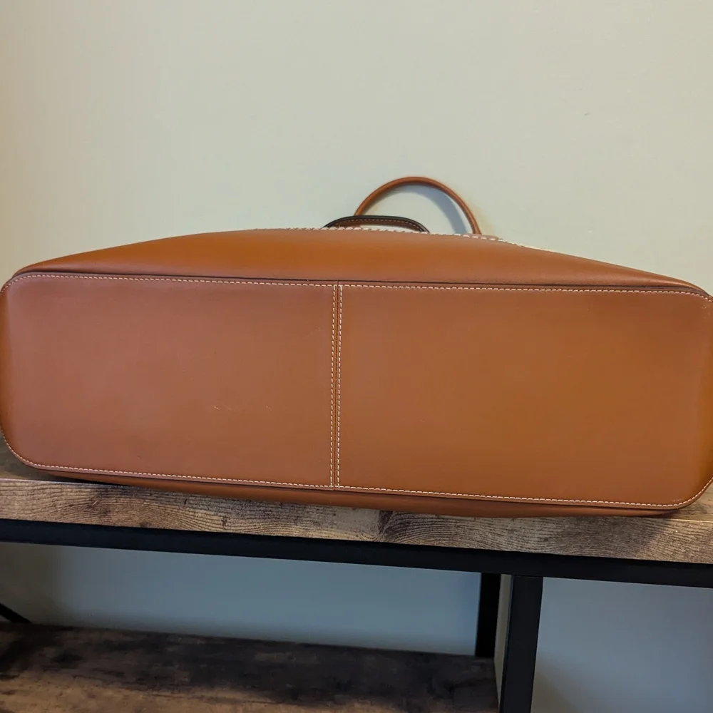 Coach Toby Turnlock Tote - Picture 3 of 11